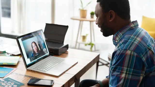 Comment se vendre en visioconférence pour un freelance ?