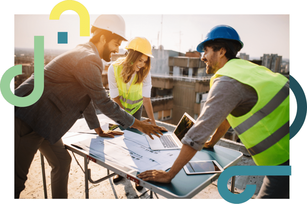 2 freelances et 1 client travaillent sur un chantier